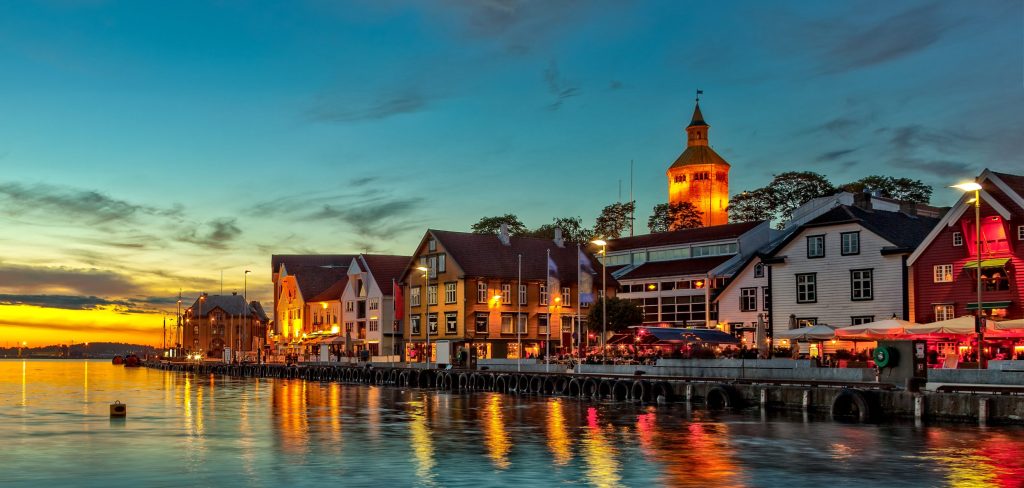 Stavanger by night